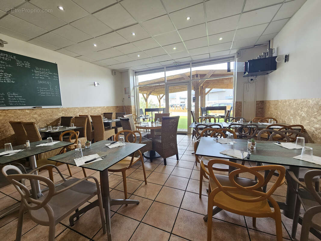 Commerce à LUNEL-VIEL