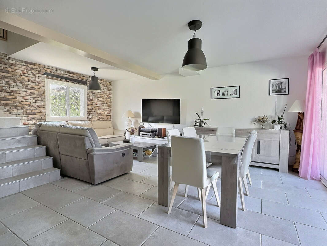 Maison à LA LONDE-LES-MAURES