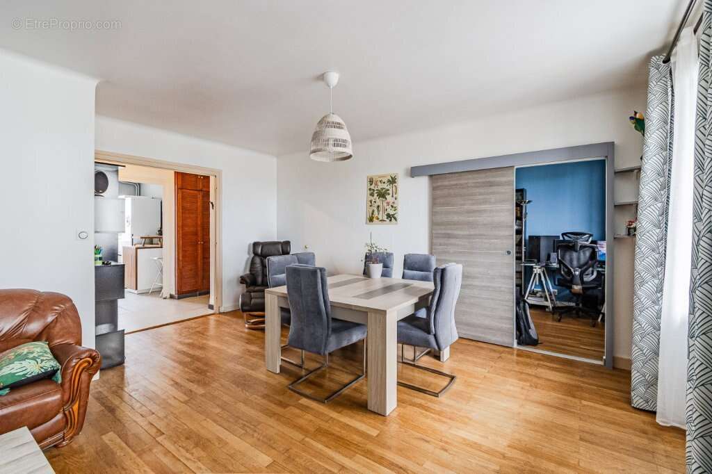 Appartement à LYON-8E