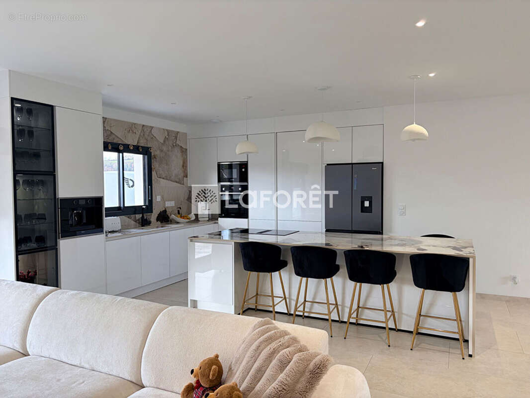 Maison à ARPAJON-SUR-CERE