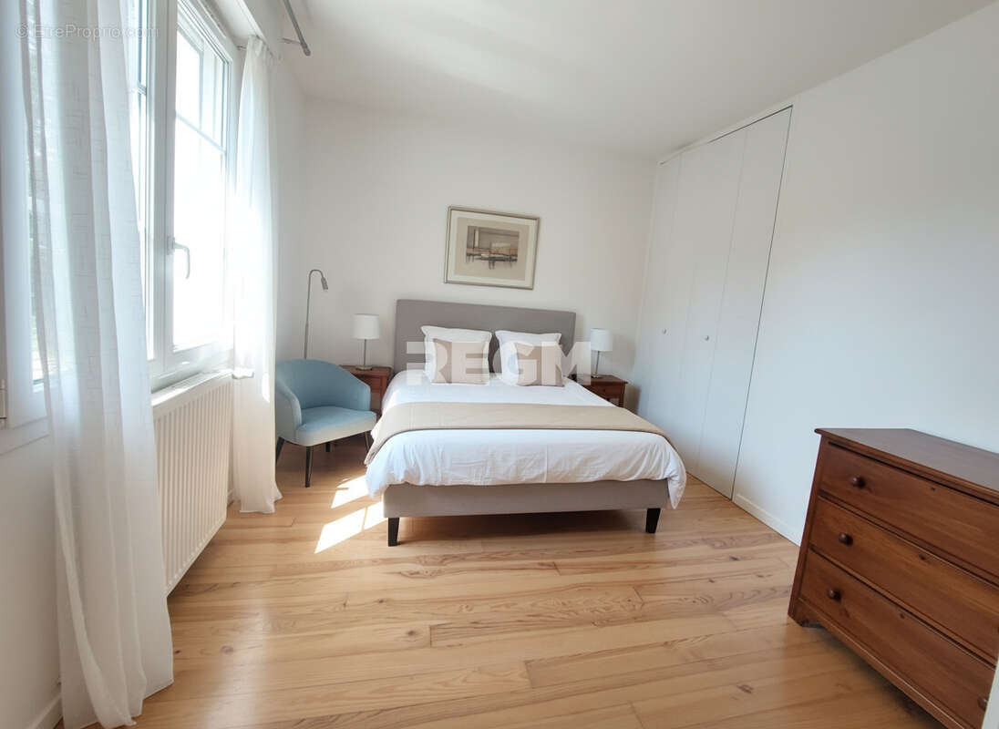 Belle maison rénovée par un architecte de 145 m2 habitable (210 m2 au sol) sur un terrain de 555 m2  - DPE en - photo 10