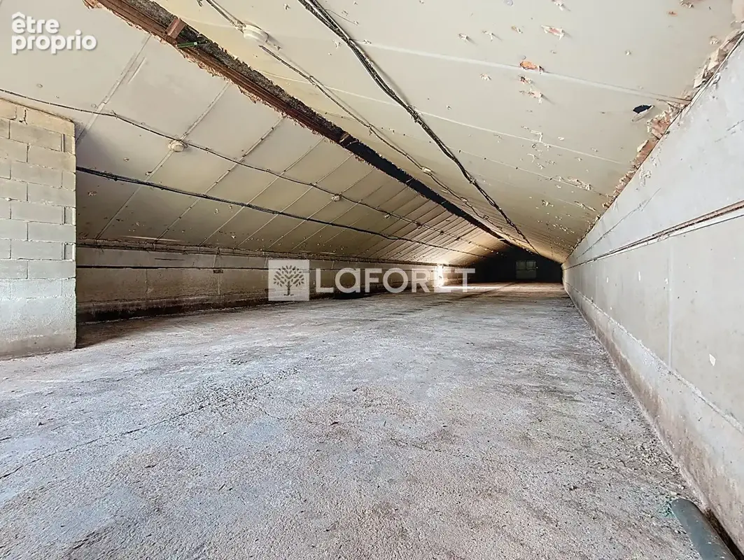 Maison et Granges à réhabiliter sur 2 hectares - photo 13