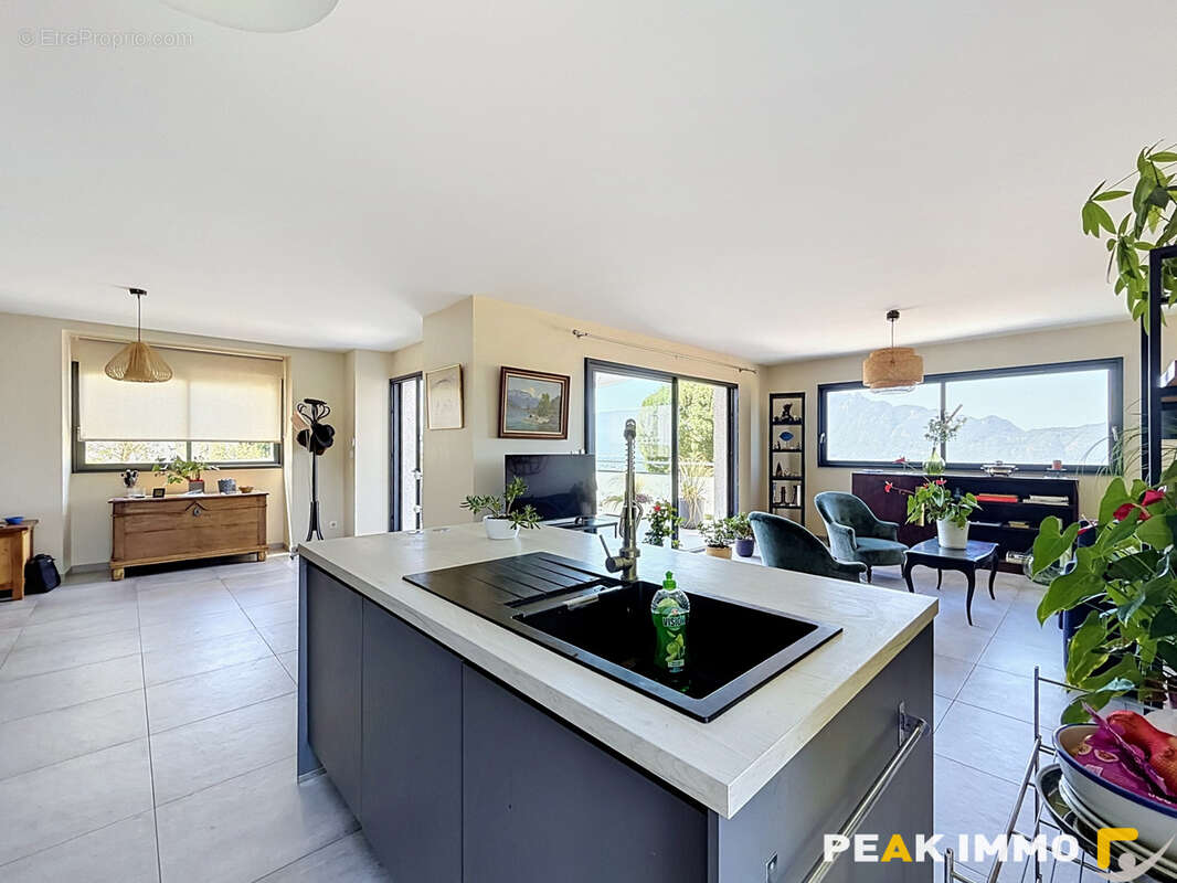 Appartement à PUGNY-CHATENOD