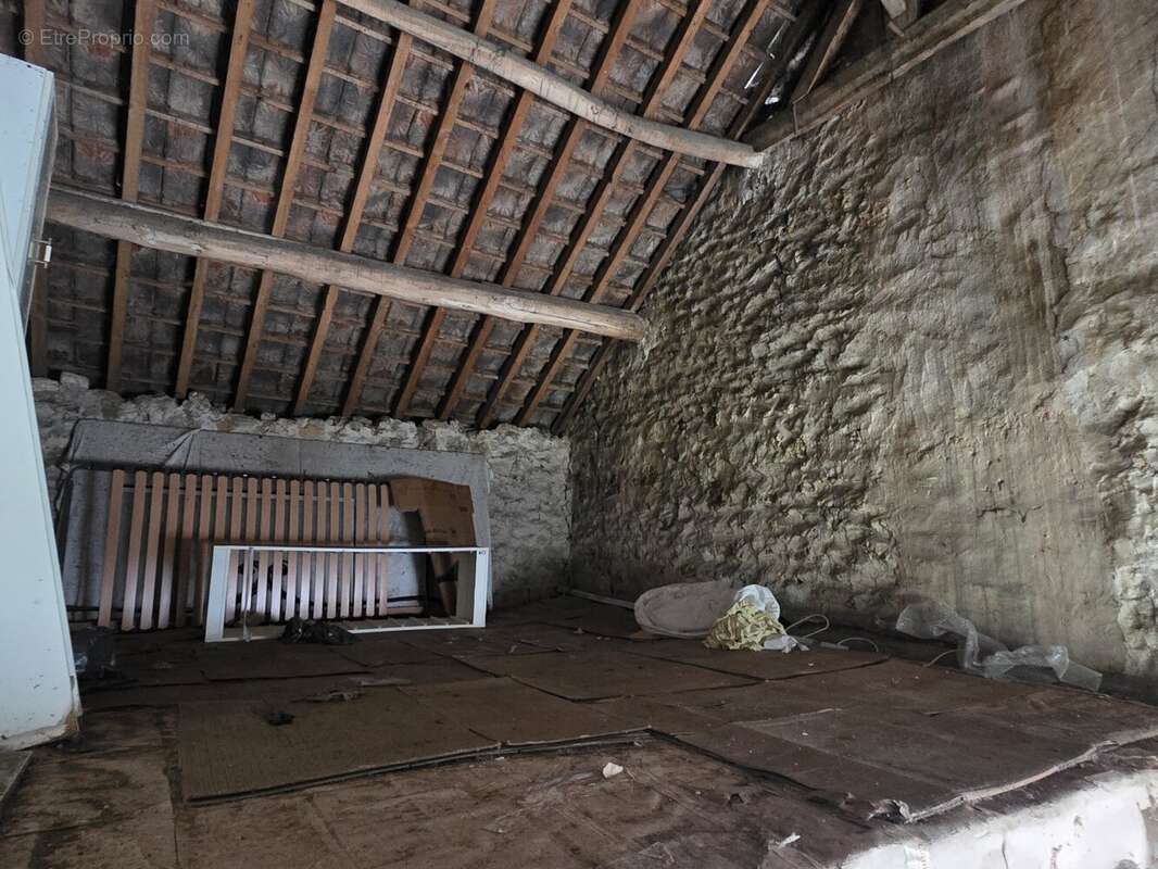 Maison à ANGERVILLIERS