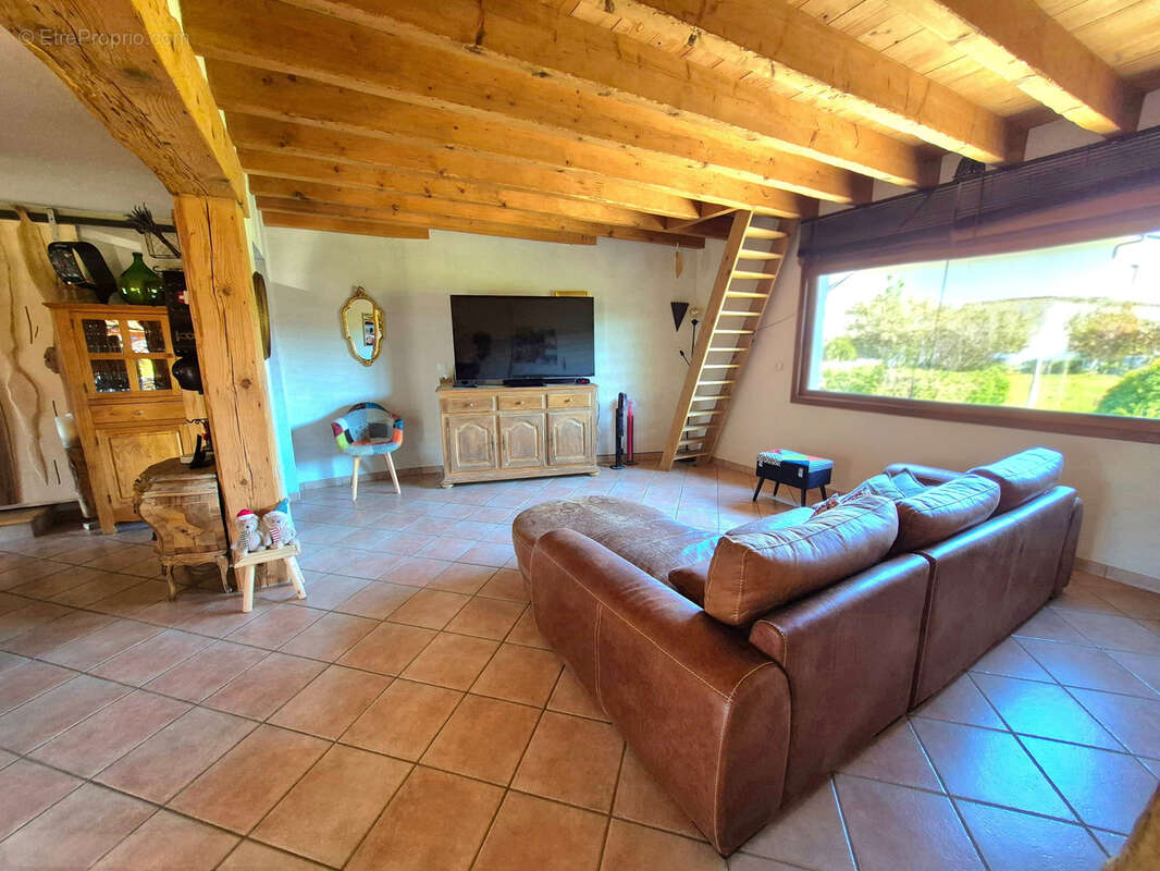 Maison à SCIENTRIER