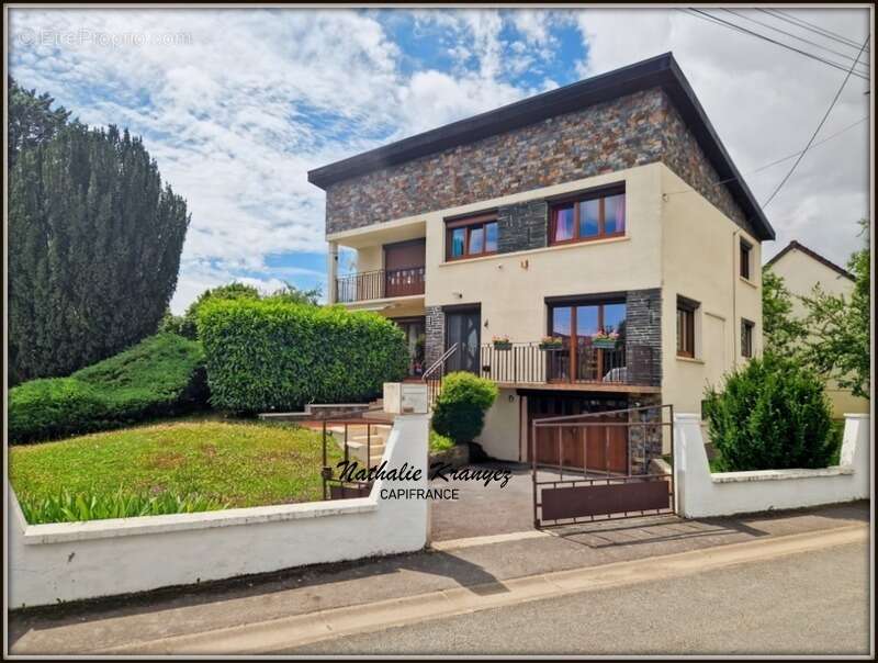 Maison à ATTIGNY