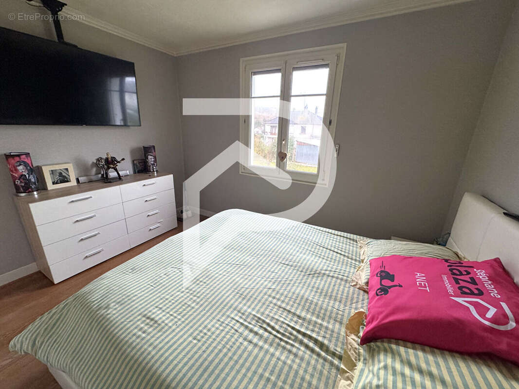 Maison à IVRY-LA-BATAILLE