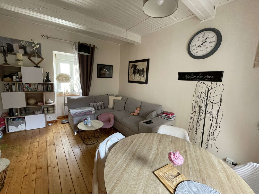 Maison à VILLARDONNEL