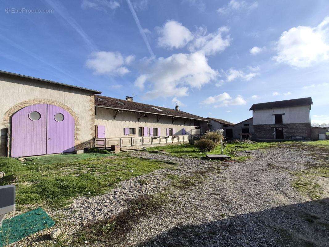 Maison à SAINT-PAUL-DE-VARAX