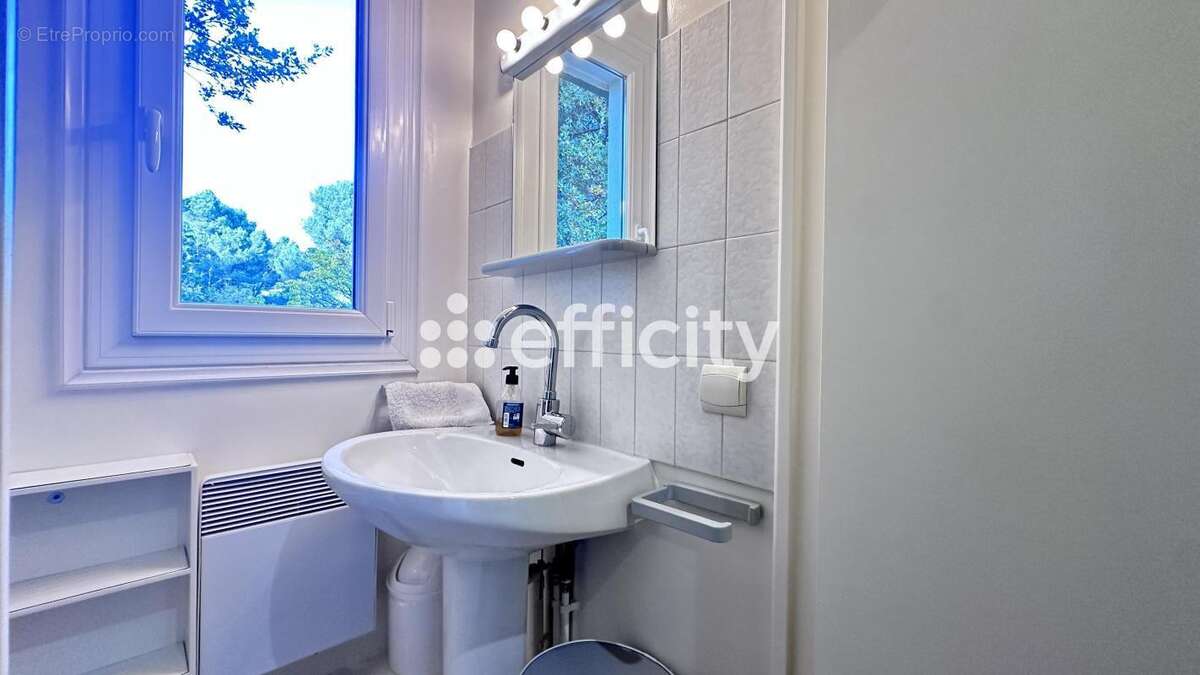 Appartement à VILLENEUVE-LES-AVIGNON