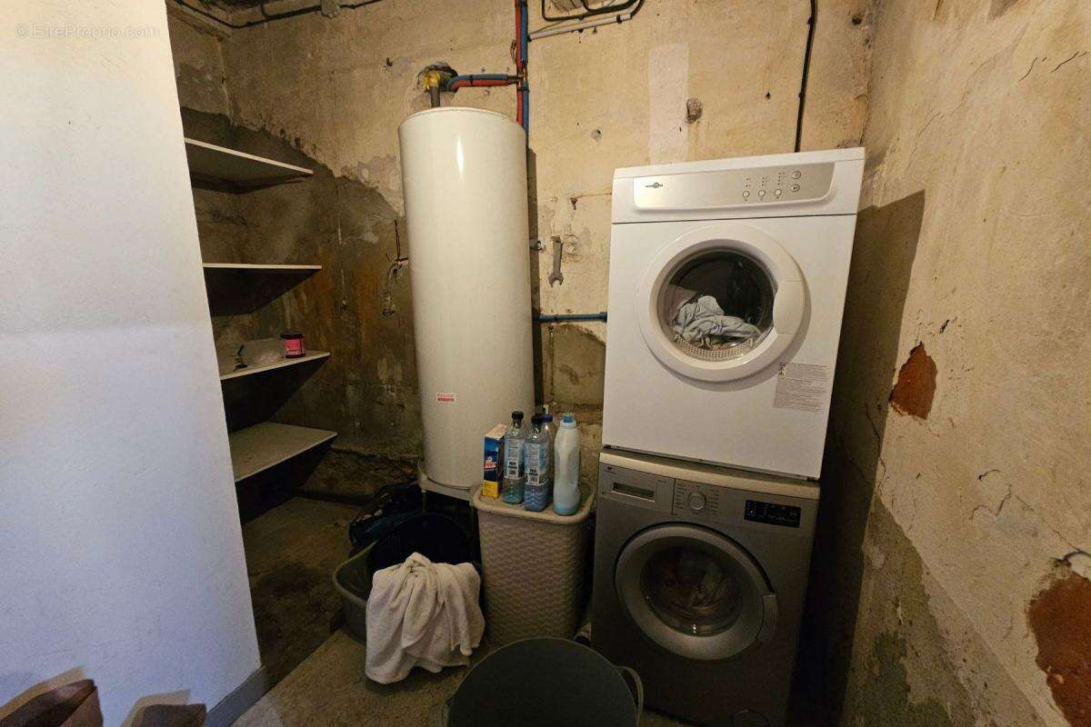 Appartement à REYNES