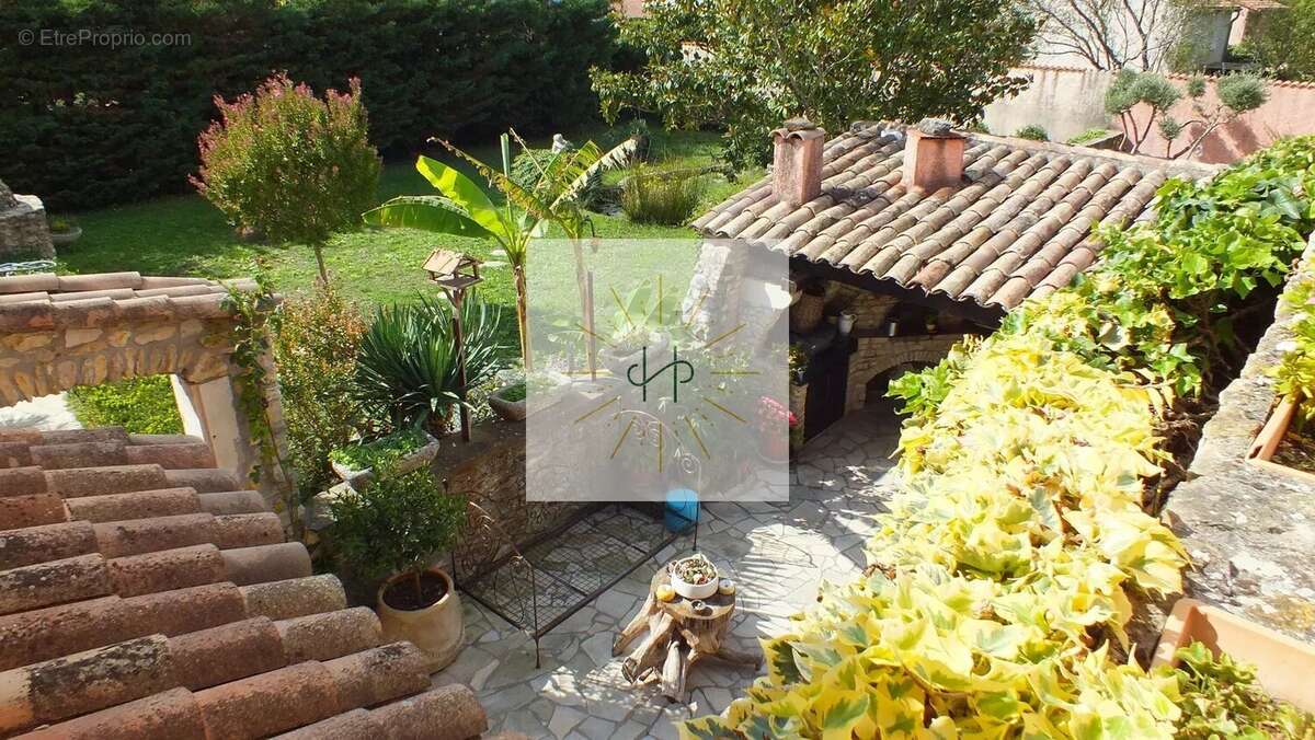 Maison à MONTELIMAR