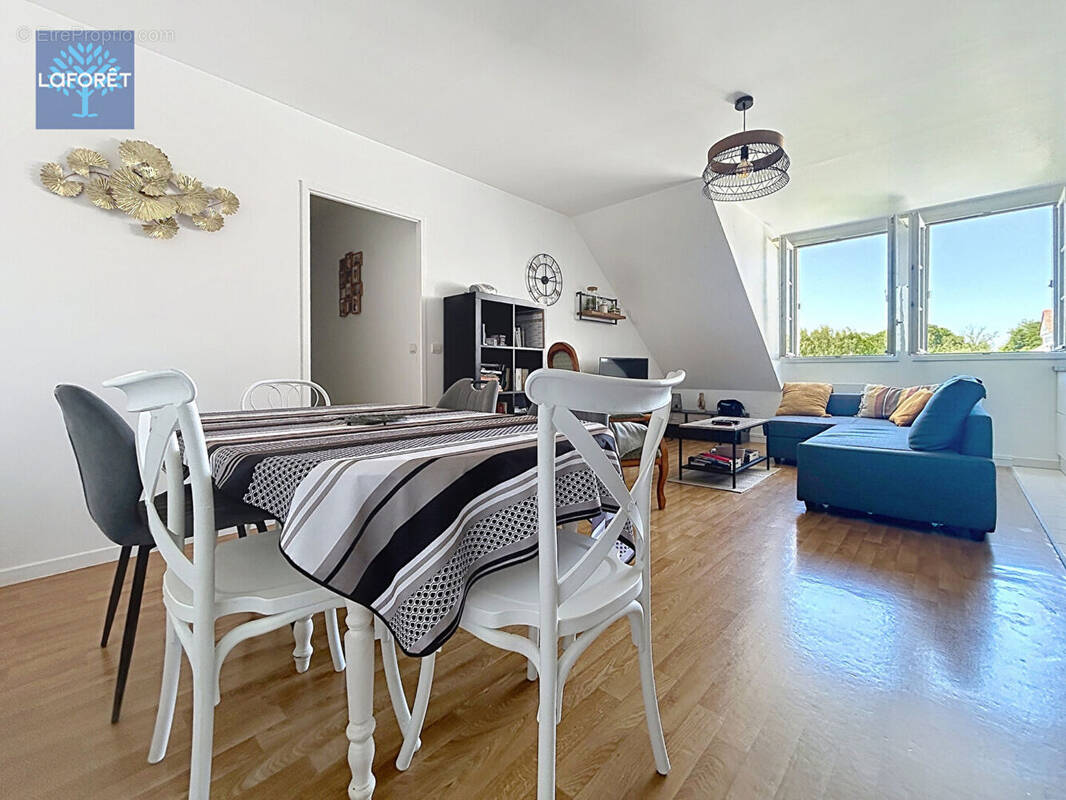 Appartement à BAILLY-ROMAINVILLIERS