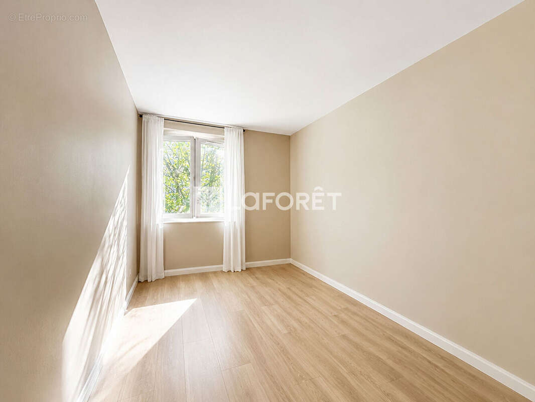 Appartement à NANTERRE
