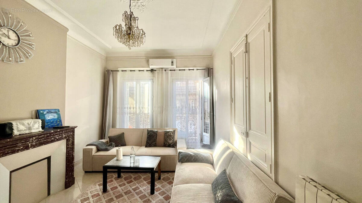 Appartement à MARSEILLE-1E