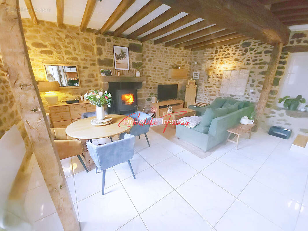Maison à LA BAZOUGE-DU-DESERT