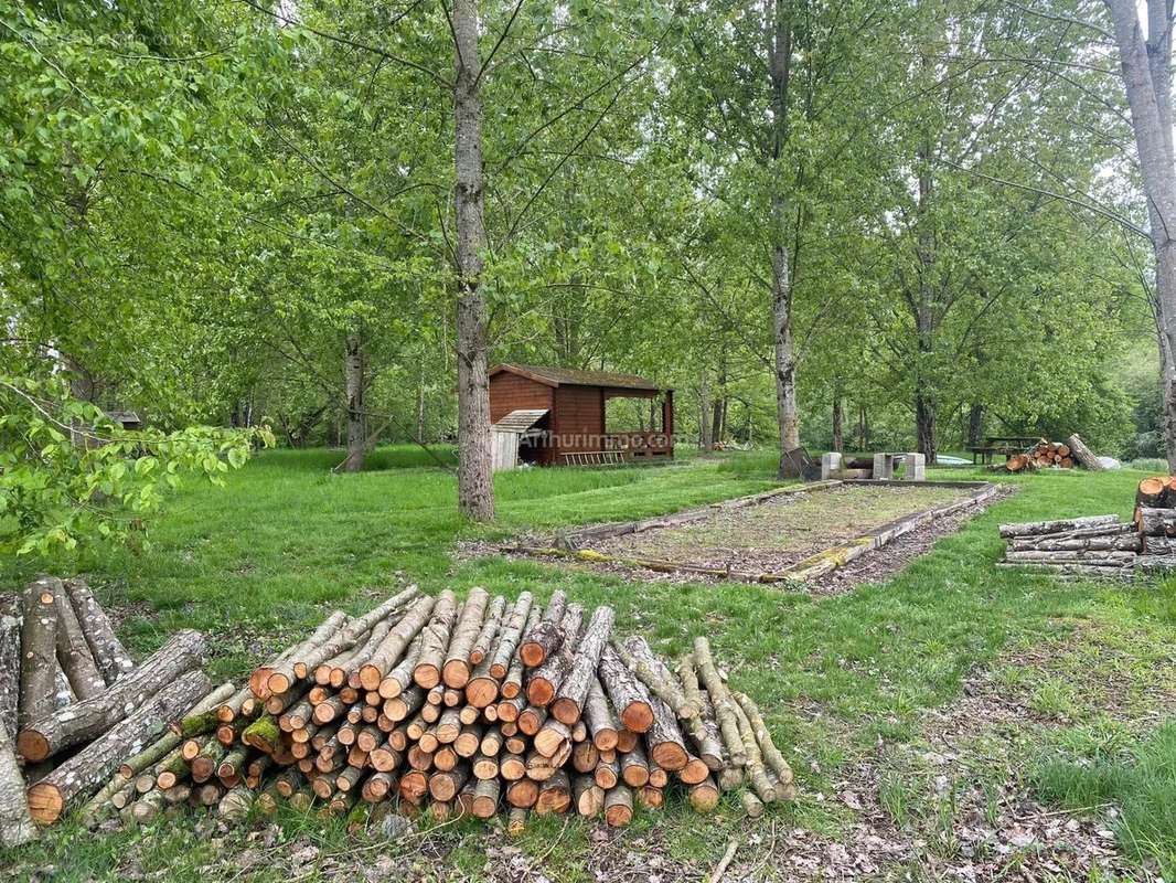 Terrain à LA CHARTRE-SUR-LE-LOIR