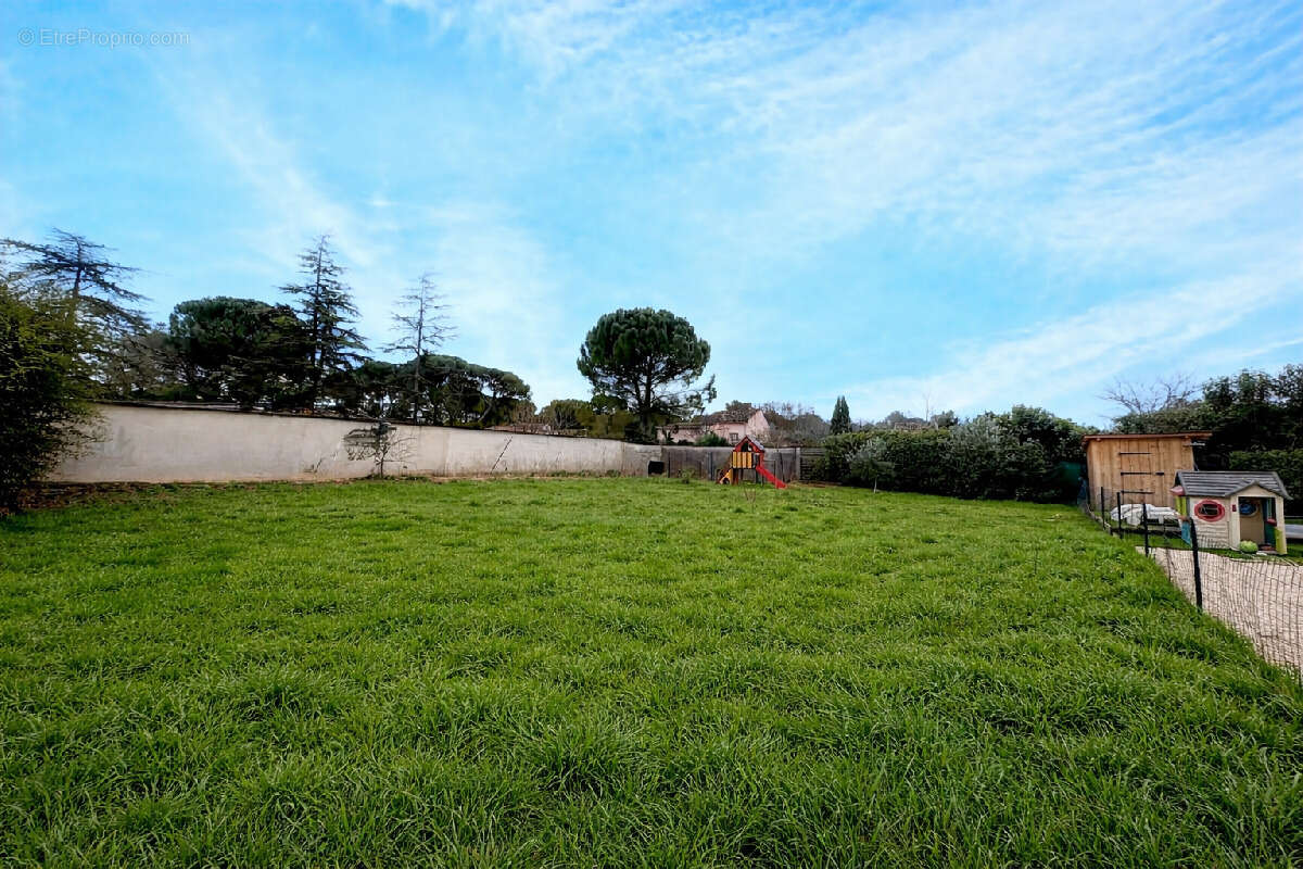 Terrain à VIC-LE-FESQ