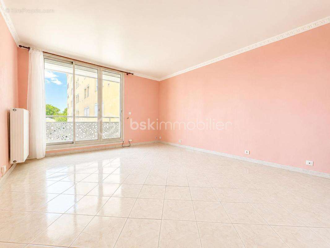 Appartement à CHILLY-MAZARIN