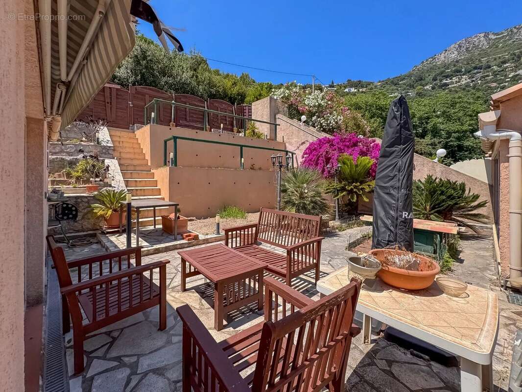 Appartement à EZE