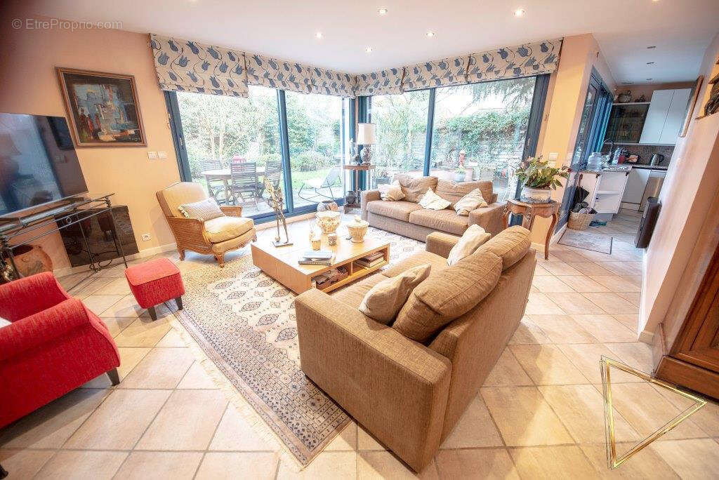 Maison à LIMEIL-BREVANNES