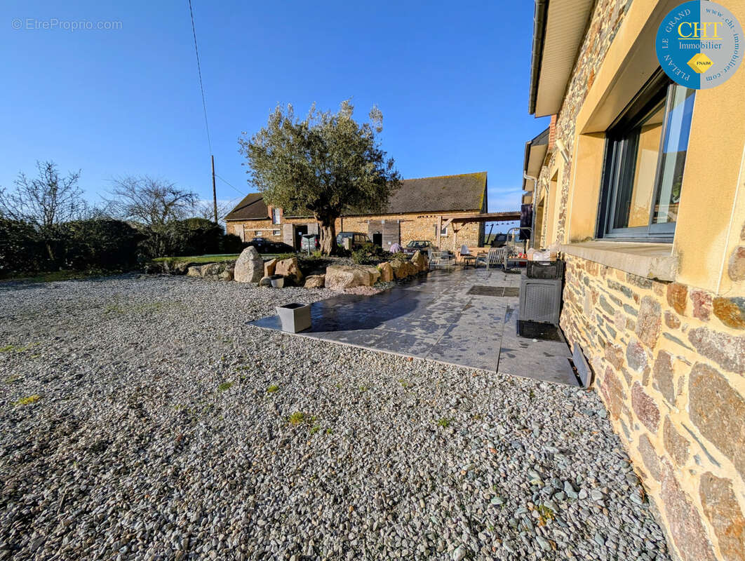 Maison à LES BRULAIS