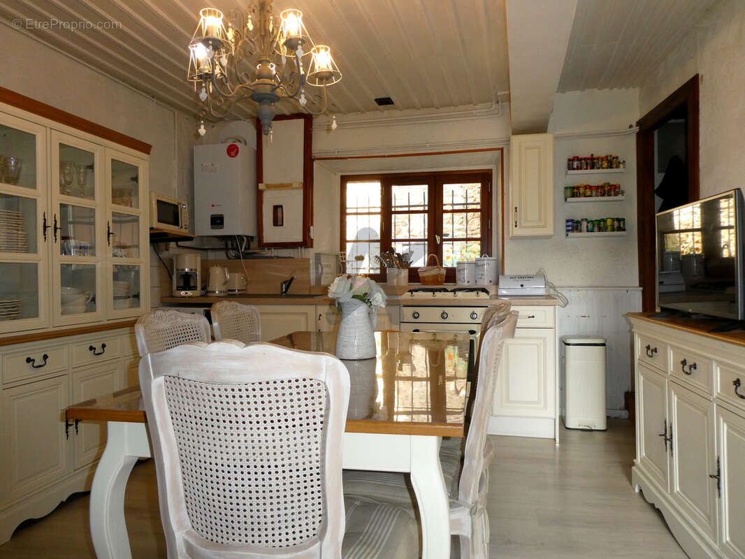 Maison à MONTROMANT