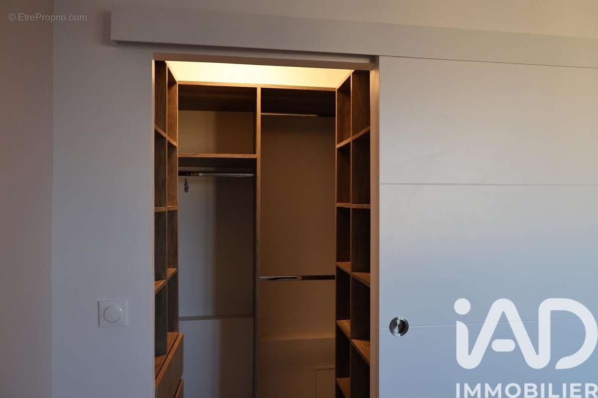 Photo 9 - Appartement à COURBEVOIE