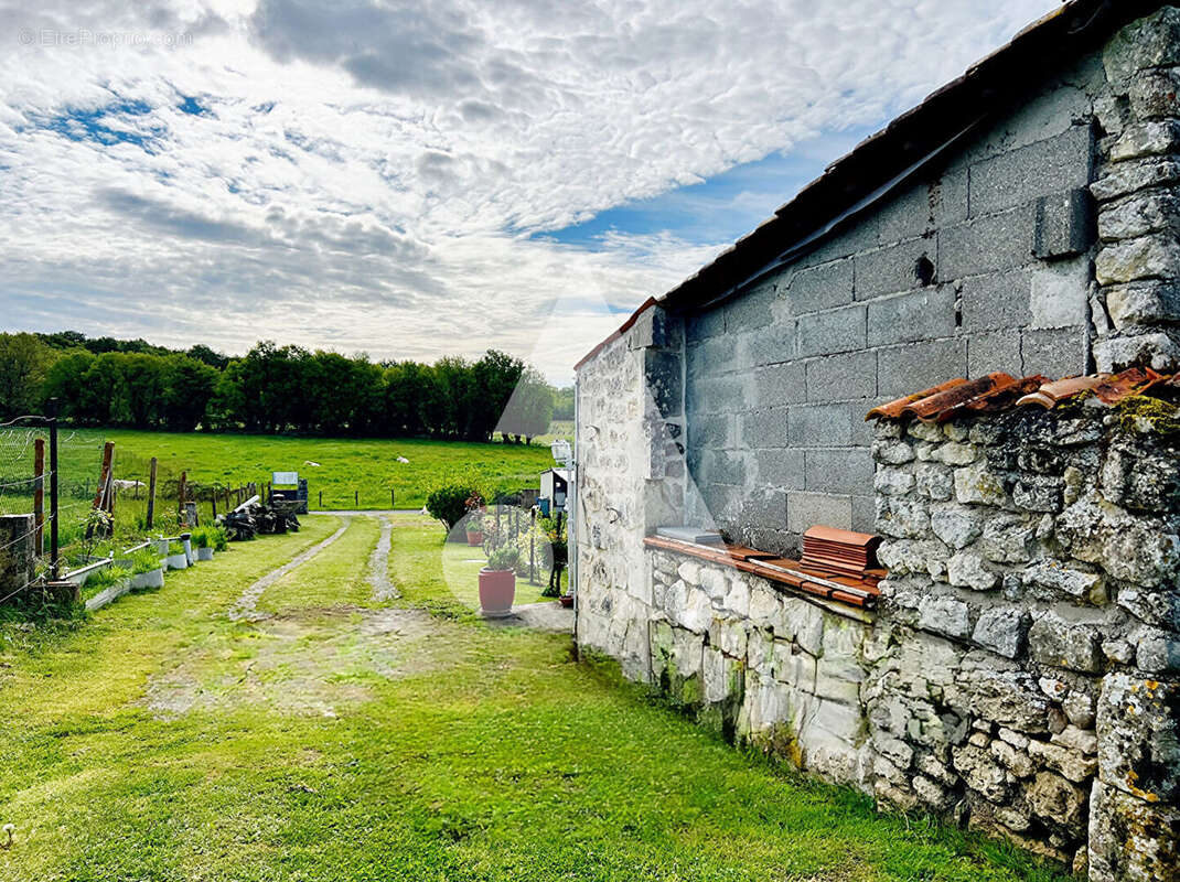 Maison à CHERMIGNAC