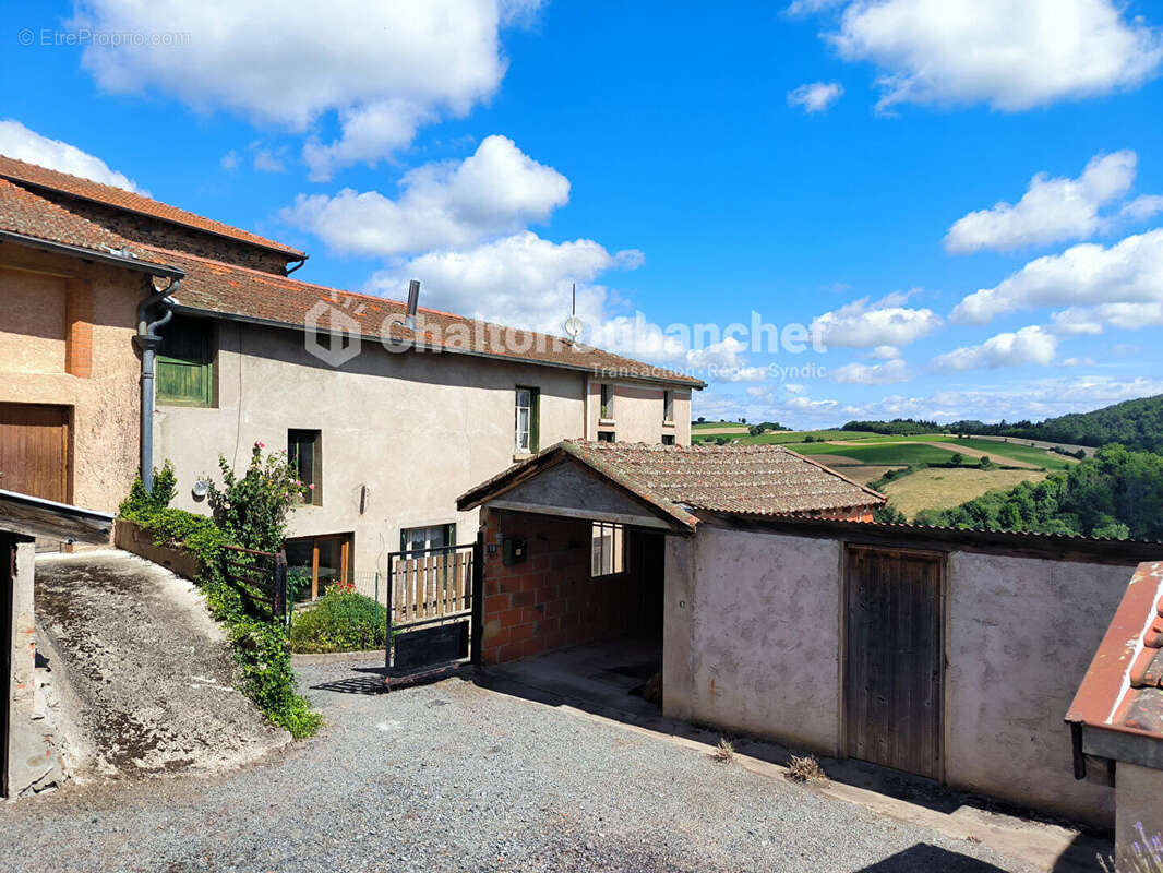 Maison à SAINTE-COLOMBE-SUR-GAND
