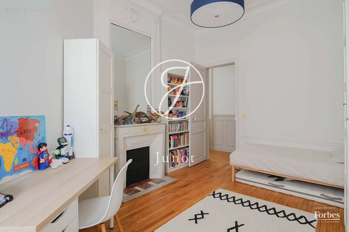 Appartement à PARIS-6E