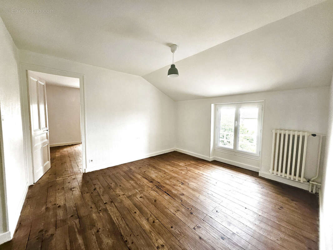 Appartement à EPINOUZE