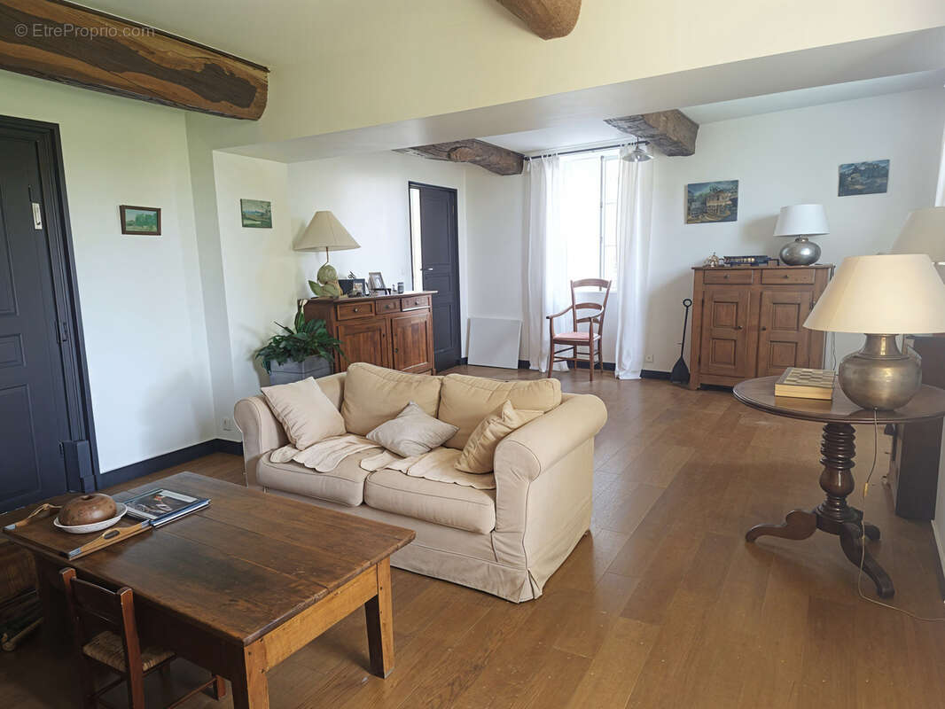 PRIMARETTE belle Bâtisse 280m2 avec terrain attenant de 2 hectares - photo 12