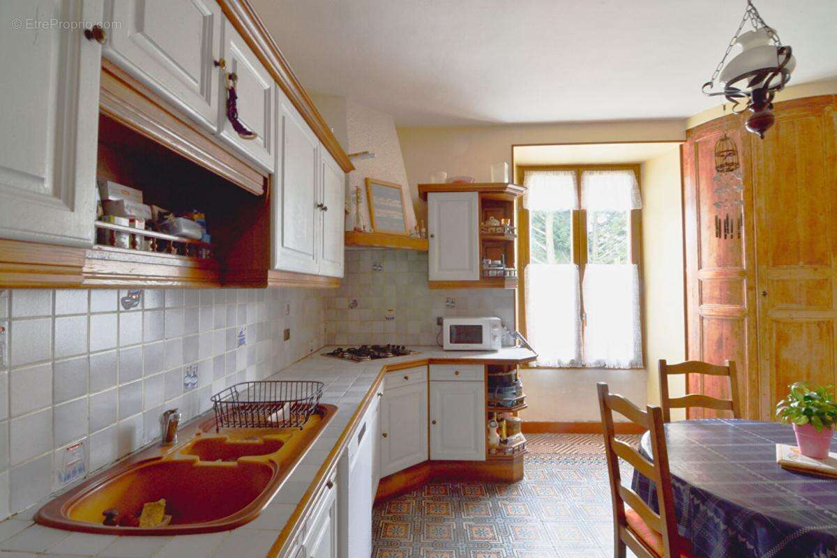 Maison à JOUY-LE-CHATEL
