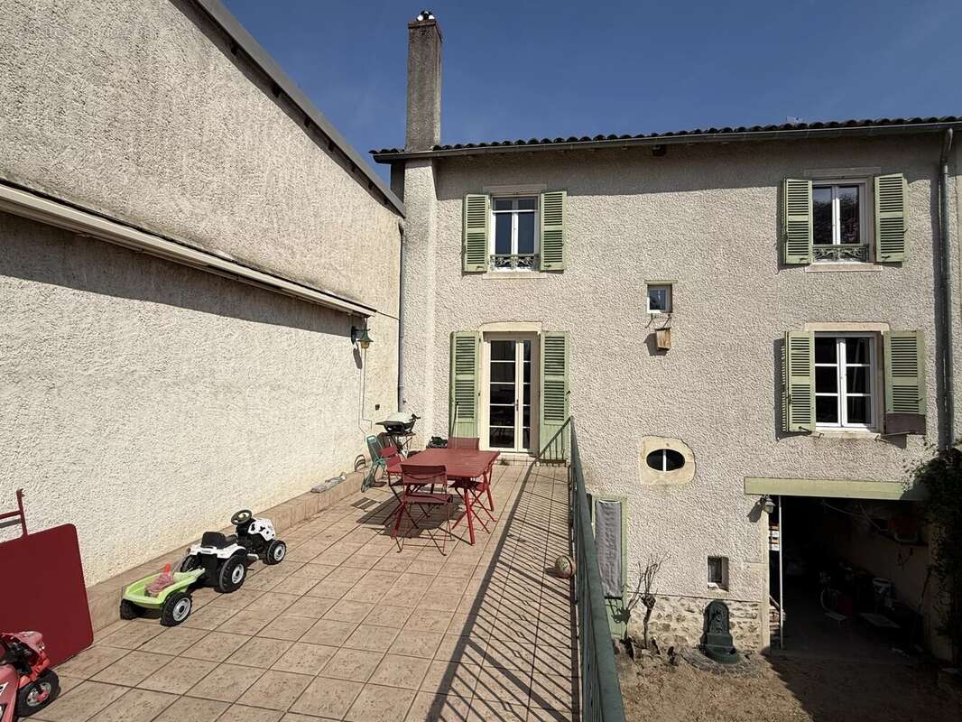 Maison à VILLEFRANCHE-SUR-SAONE