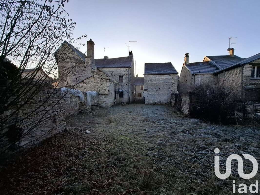 Maison 1 m² à Essoyes  - photo 2