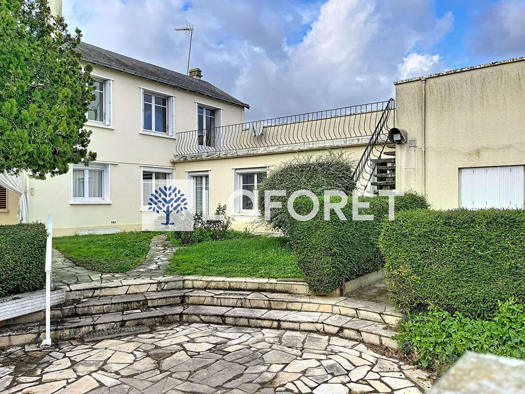 Maison à ASSAIS-LES-JUMEAUX