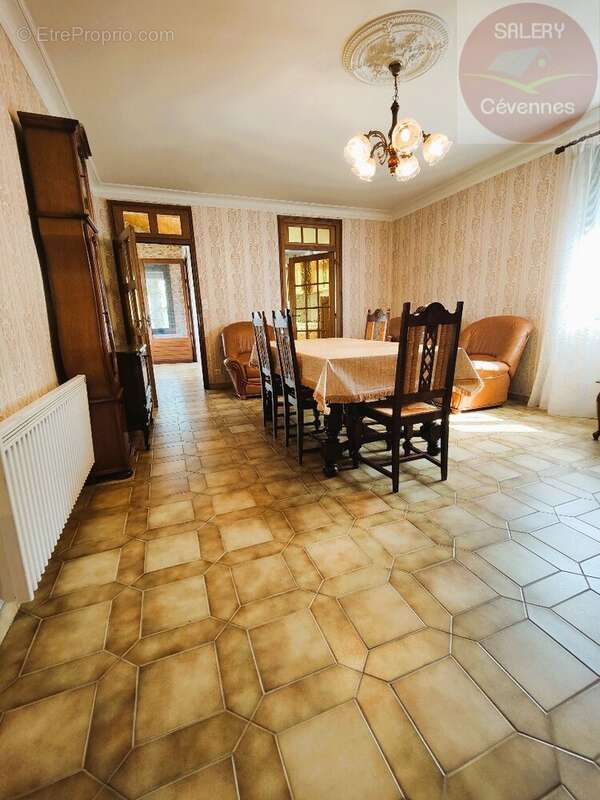 Appartement à SAINT-GERMAIN-DE-CALBERTE