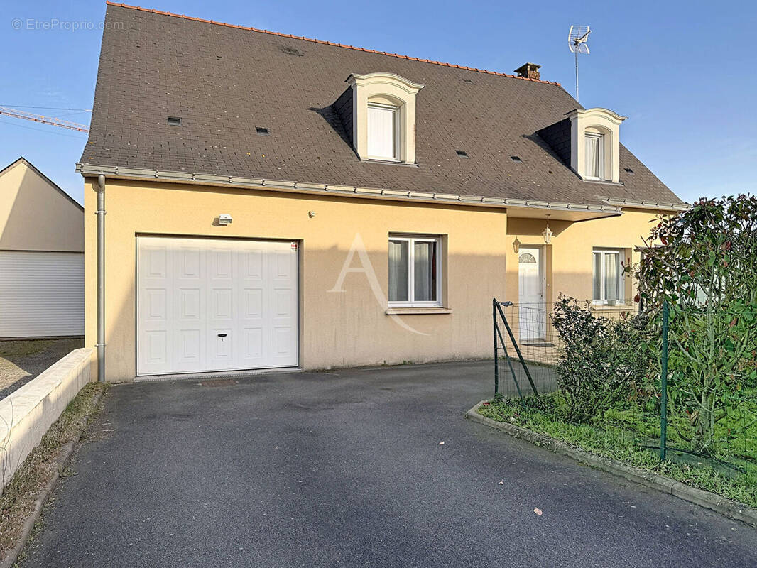 Maison à BRISSAC-QUINCE