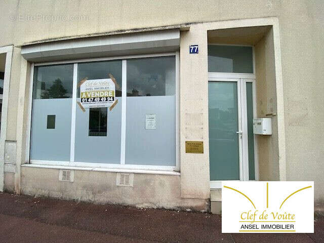 Commerce 68 m² à Rueil-Malmaison  - photo 2