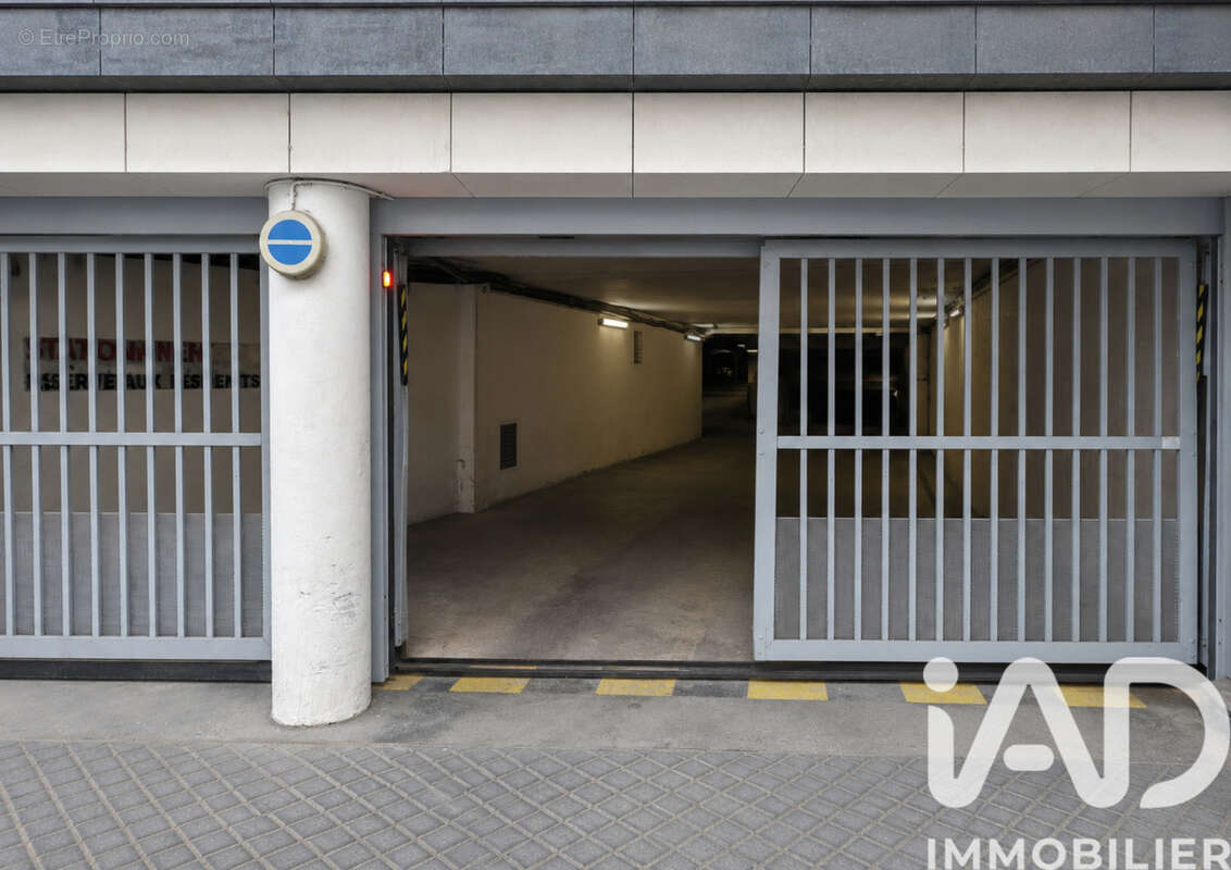 Photo 4 - Parking à PARIS-6E