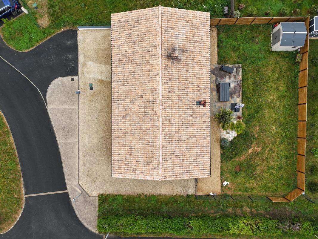 Maison à ROCHES-PREMARIE-ANDILLE