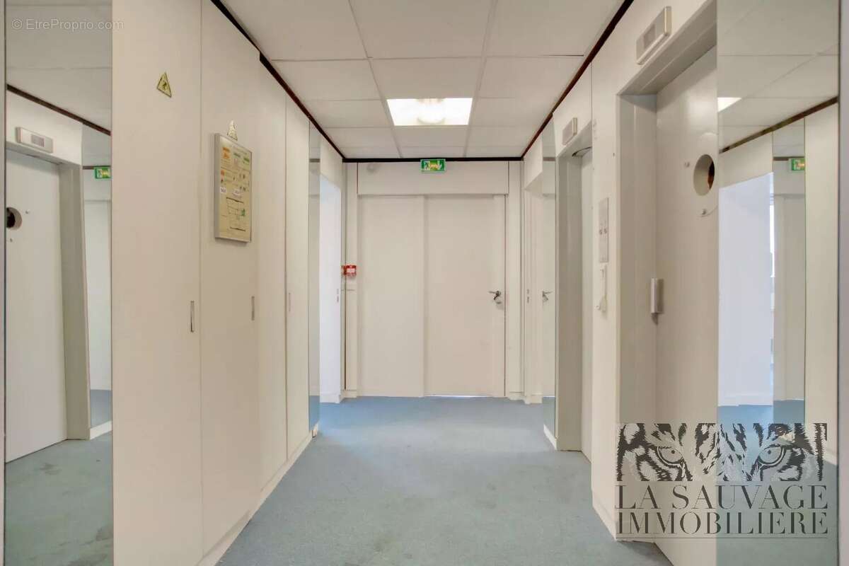 Commerce à NEUILLY-SUR-SEINE