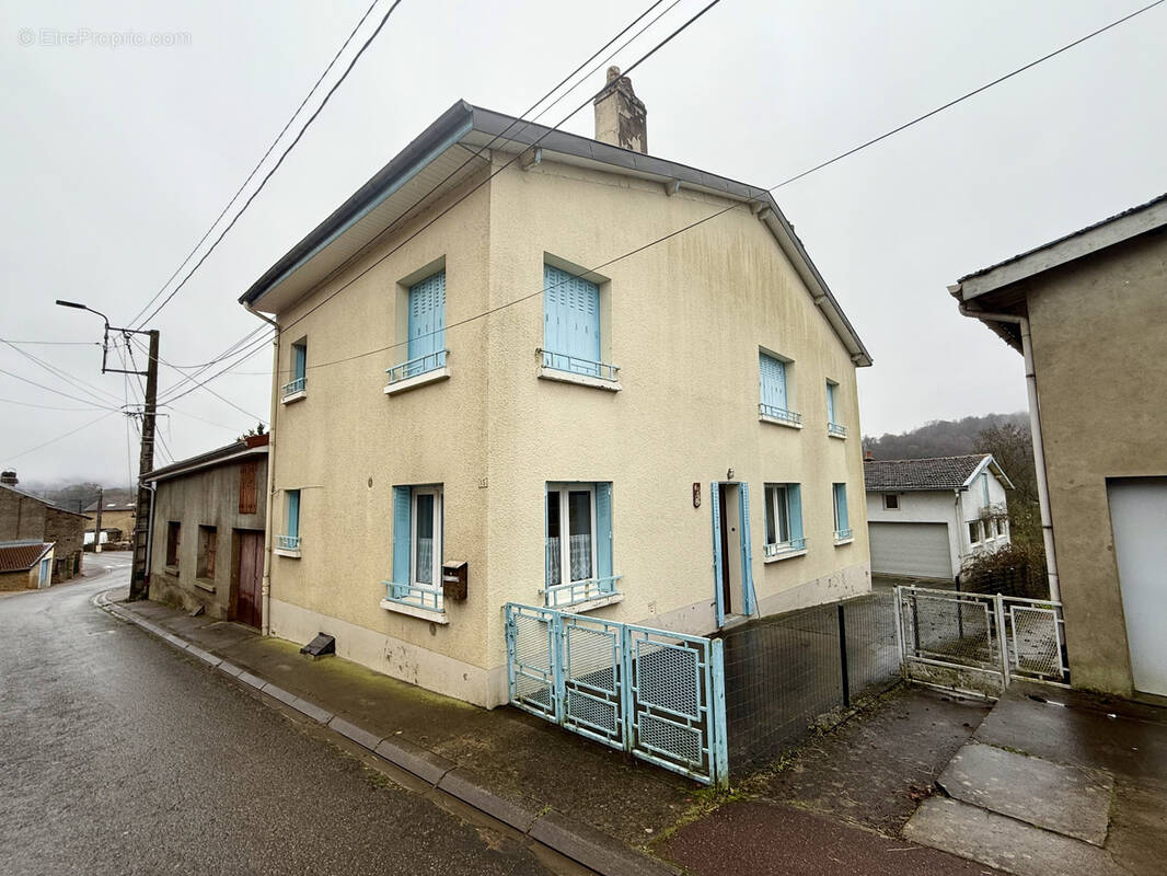 Maison à EPIEZ-SUR-CHIERS