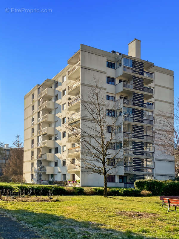 Appartement à MEYLAN
