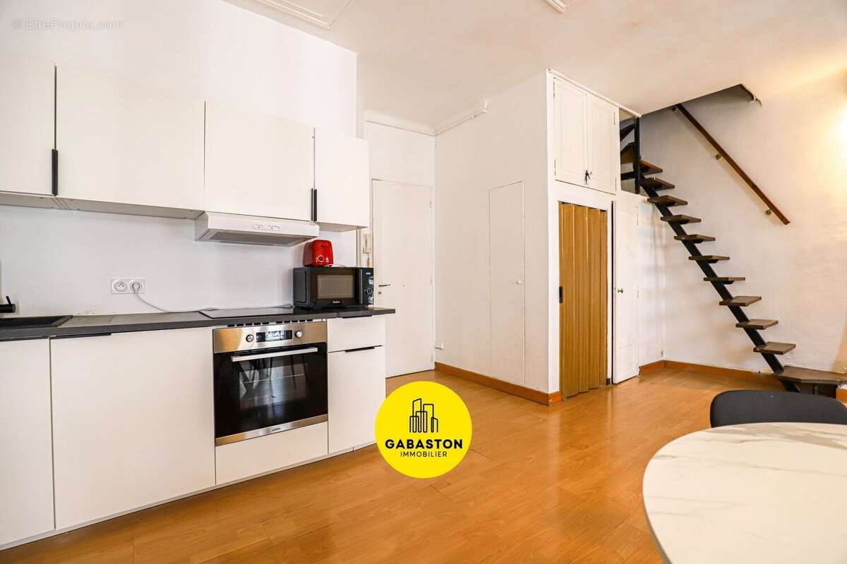 Appartement à MARSEILLE-6E