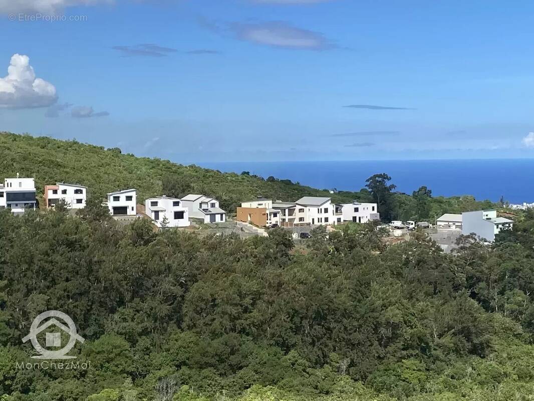 Terrain à LA POSSESSION