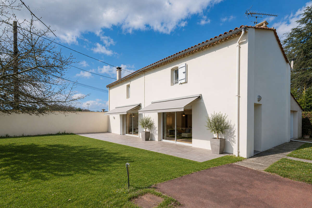 Maison à QUINSAC