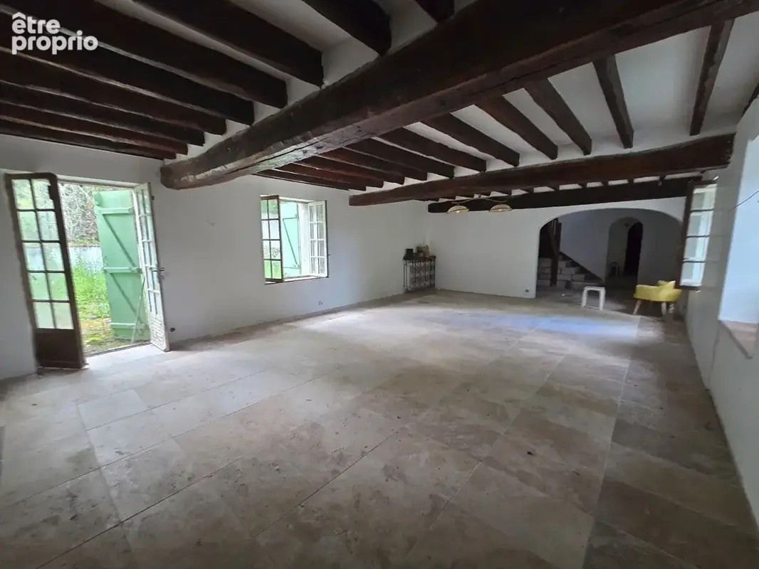 NOYEN SUR SEINE: Longère 8 pieces. 216 m2 habitable sur 2888 m2 de terrain clos - photo 2