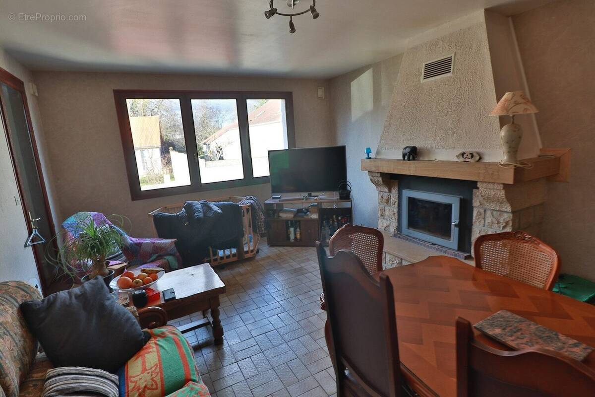 Maison à POUILLY-SUR-SAONE